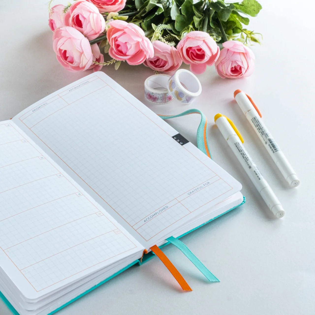 PETITE - UNDATED - WEEKLY PLANNER - HARD COVER - Image 10
