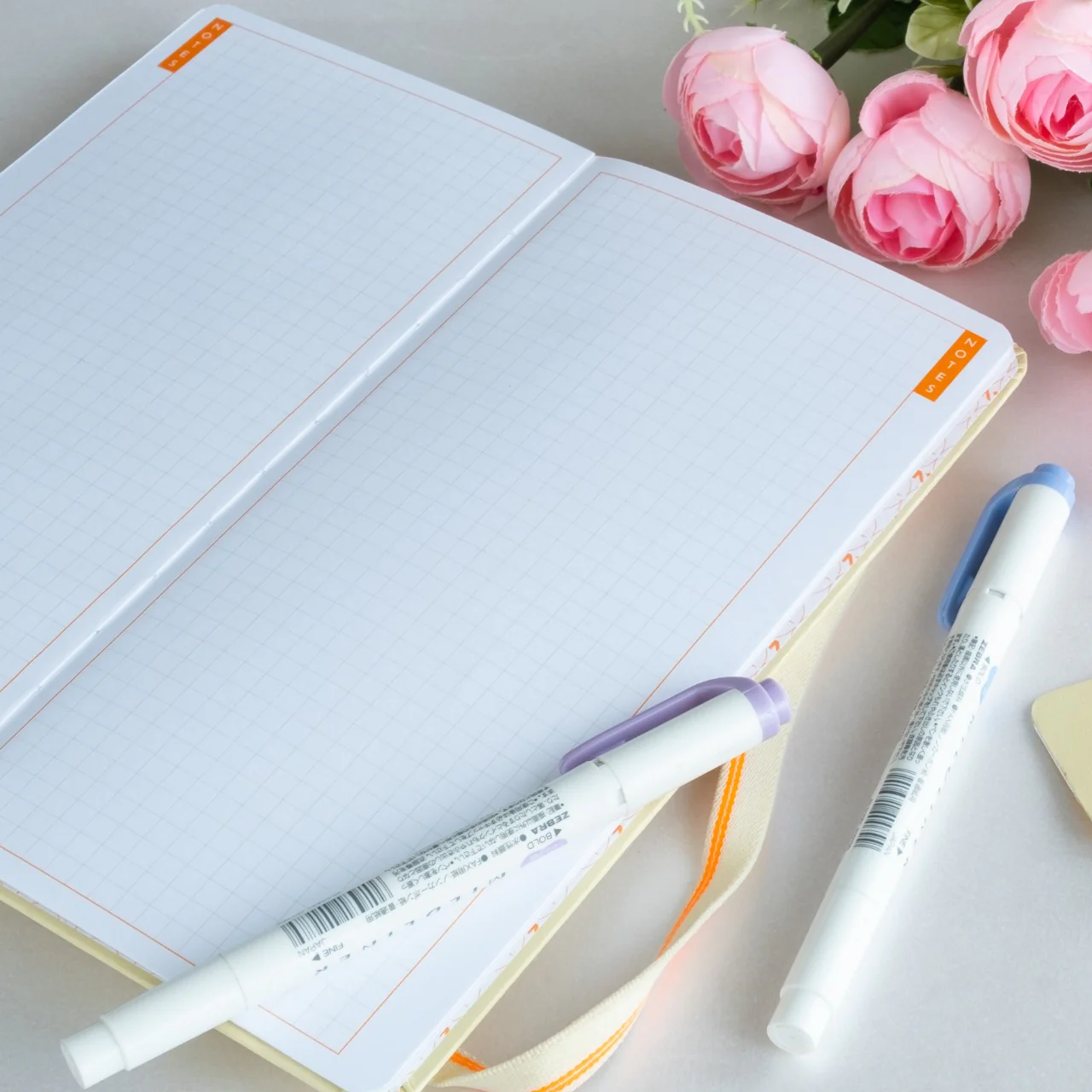PETITE - UNDATED - WEEKLY PLANNER - HARD COVER - Image 13