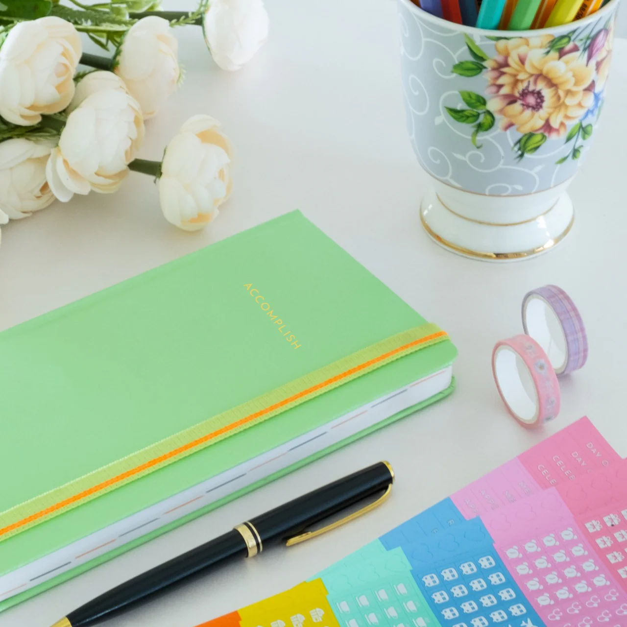 PETITE - UNDATED - WEEKLY PLANNER - HARD COVER - Image 94