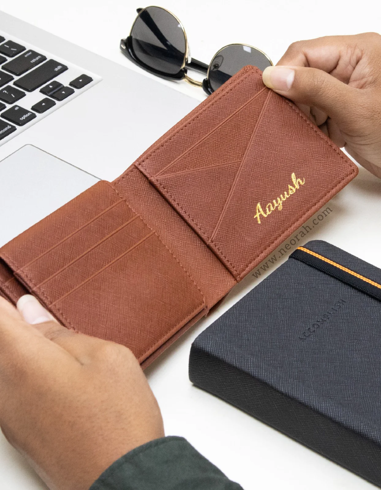 DAPPER PLUS - BIFOLD WALLET FOR MEN WITH FLAP + KEYCHAIN - Image 6