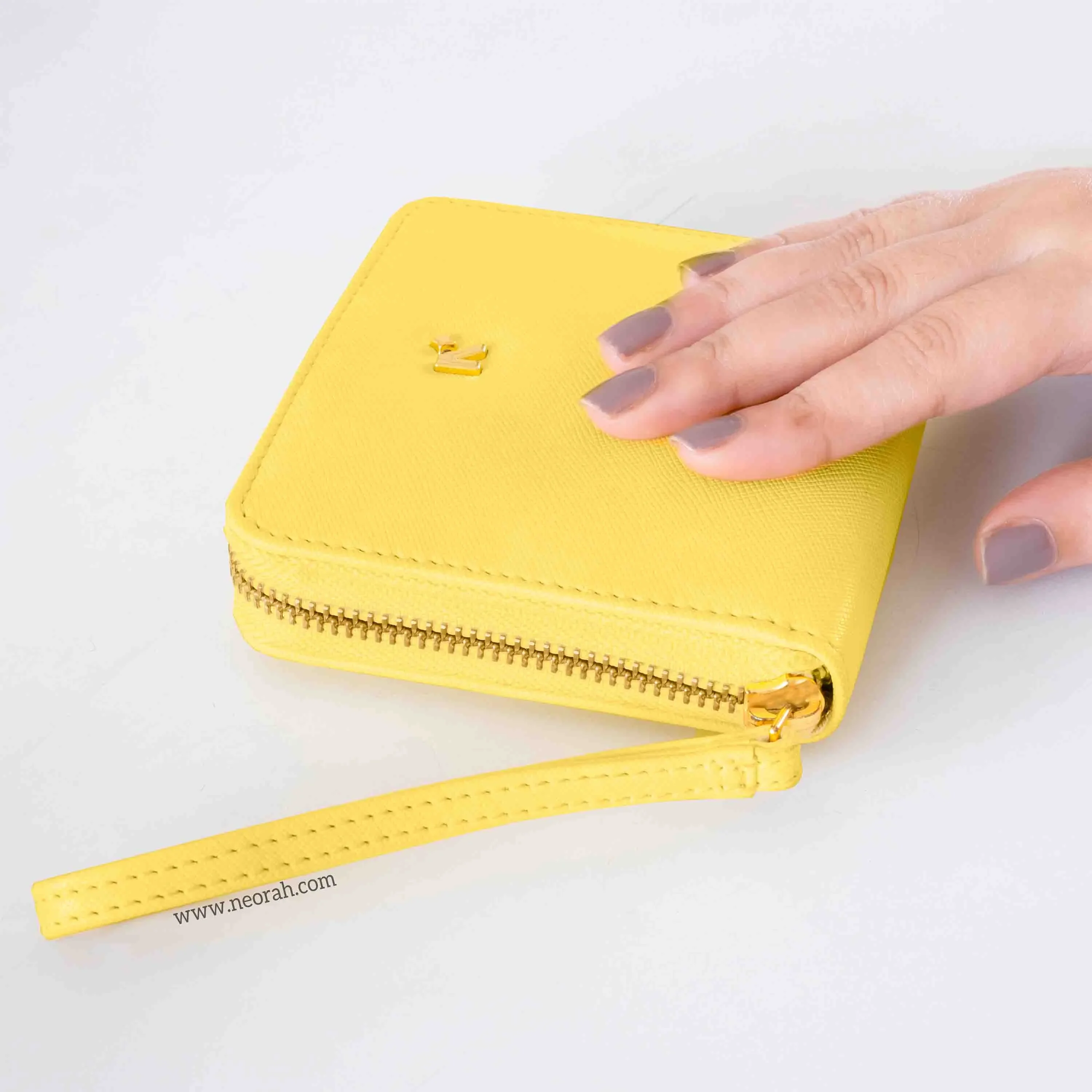 BIJOU - WOMEN ZIP AROUND WALLET WITH WRISTLET - Image 70