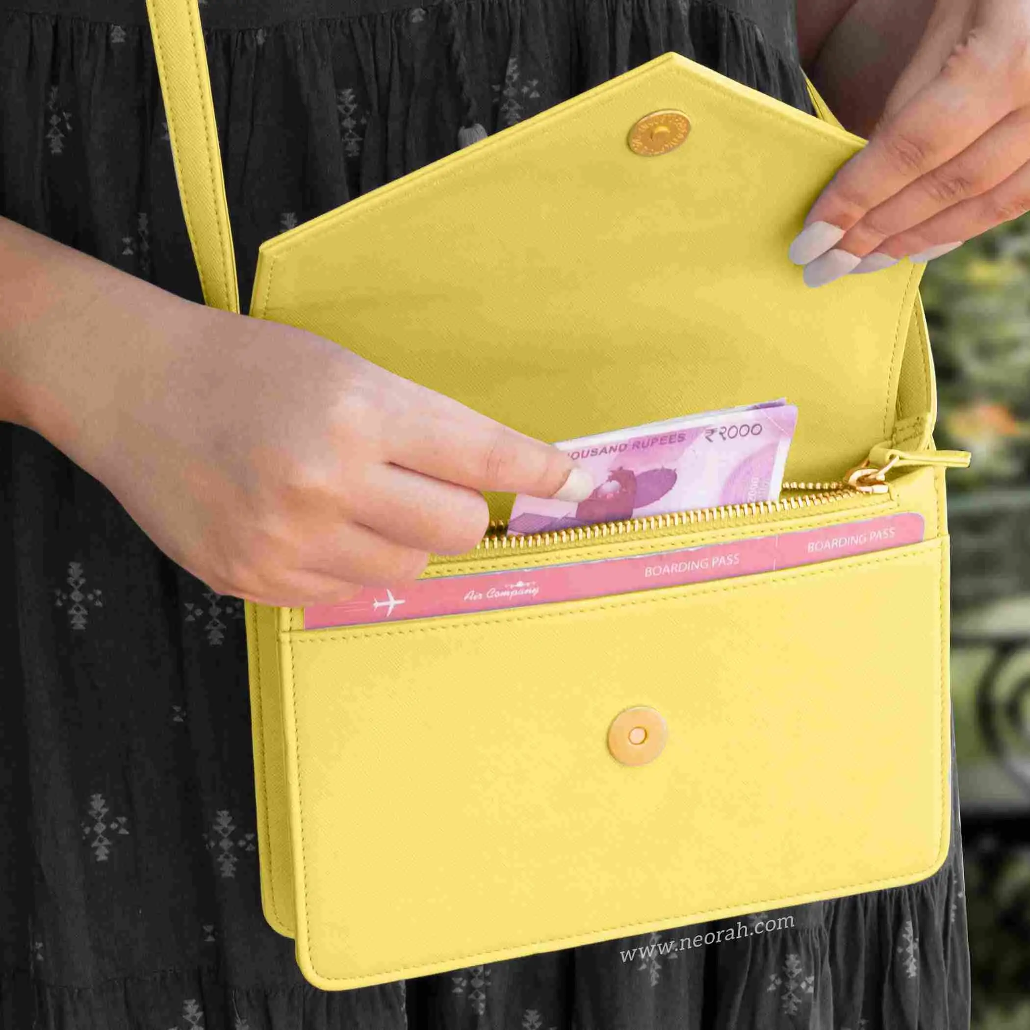 EMMA | CROSSBODY SLING BAG | ENVELOPE - Image 13
