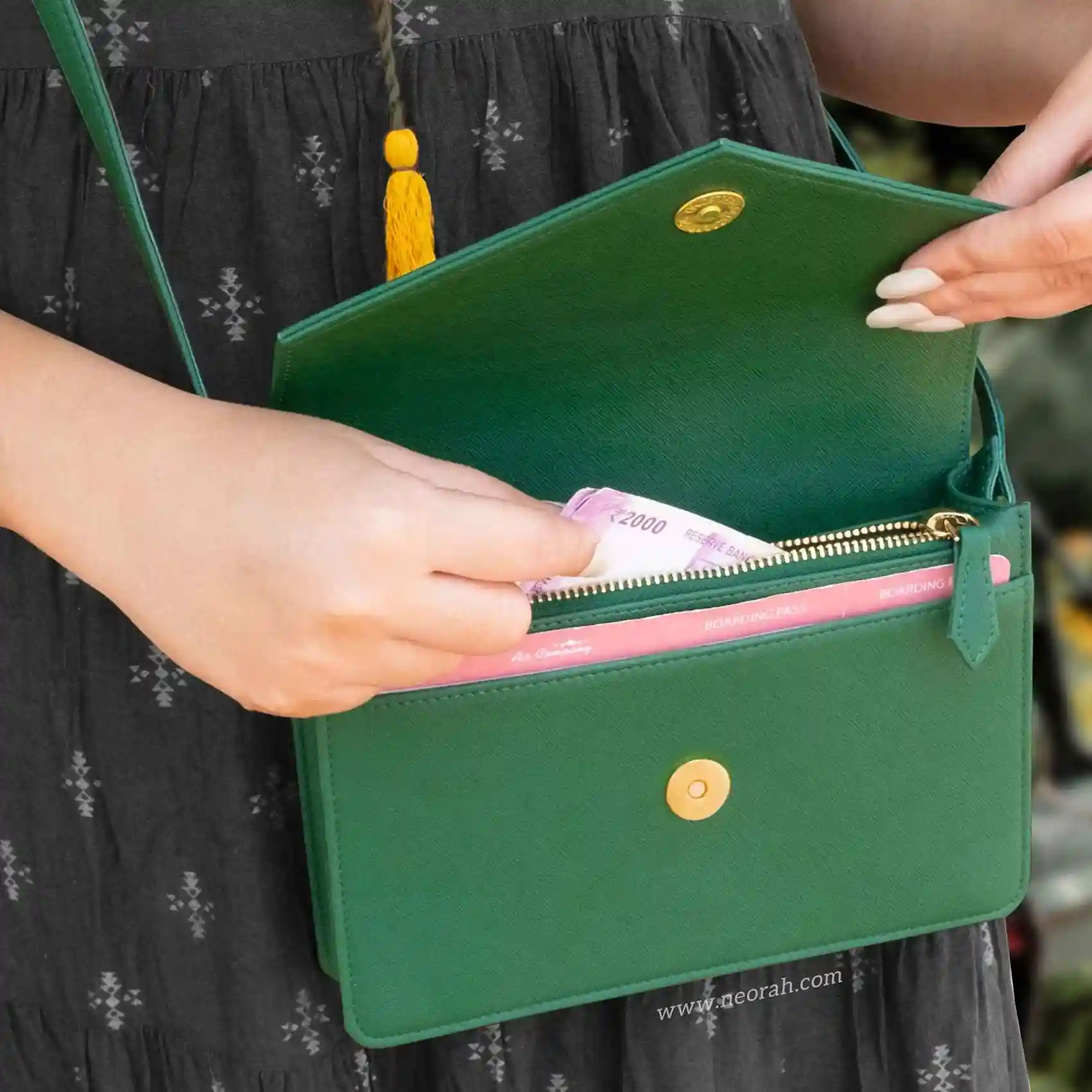 EMMA | CROSSBODY SLING BAG | ENVELOPE - Image 50