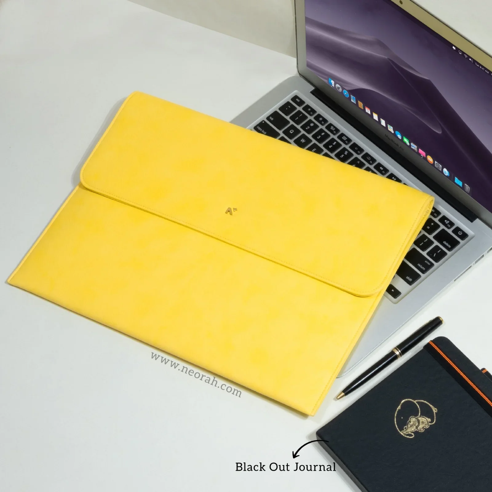 LAPTOP SLEEVE WITH FLAP + MAGNETIC CLOSURE - Image 103
