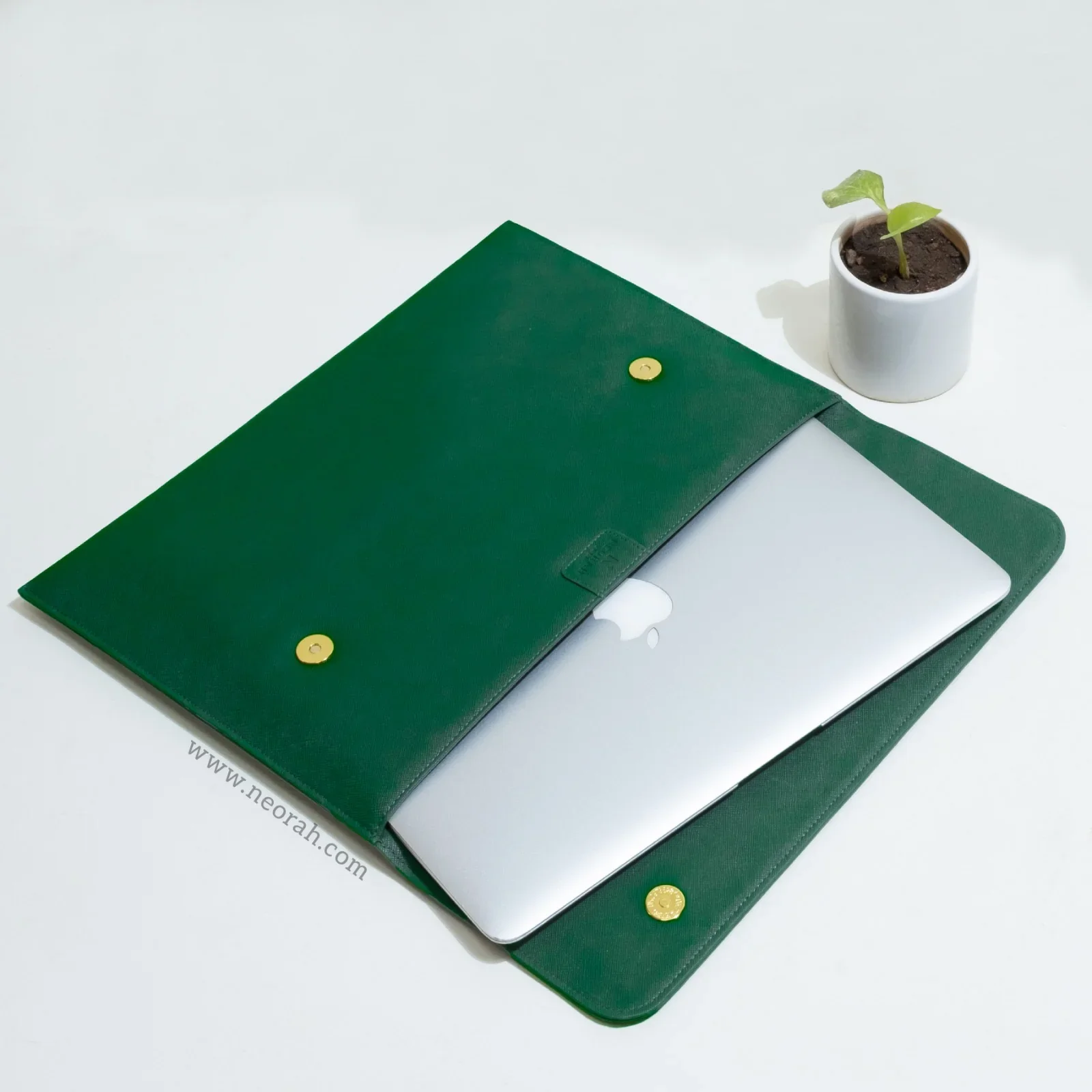 LAPTOP SLEEVE WITH FLAP + MAGNETIC CLOSURE - Image 40