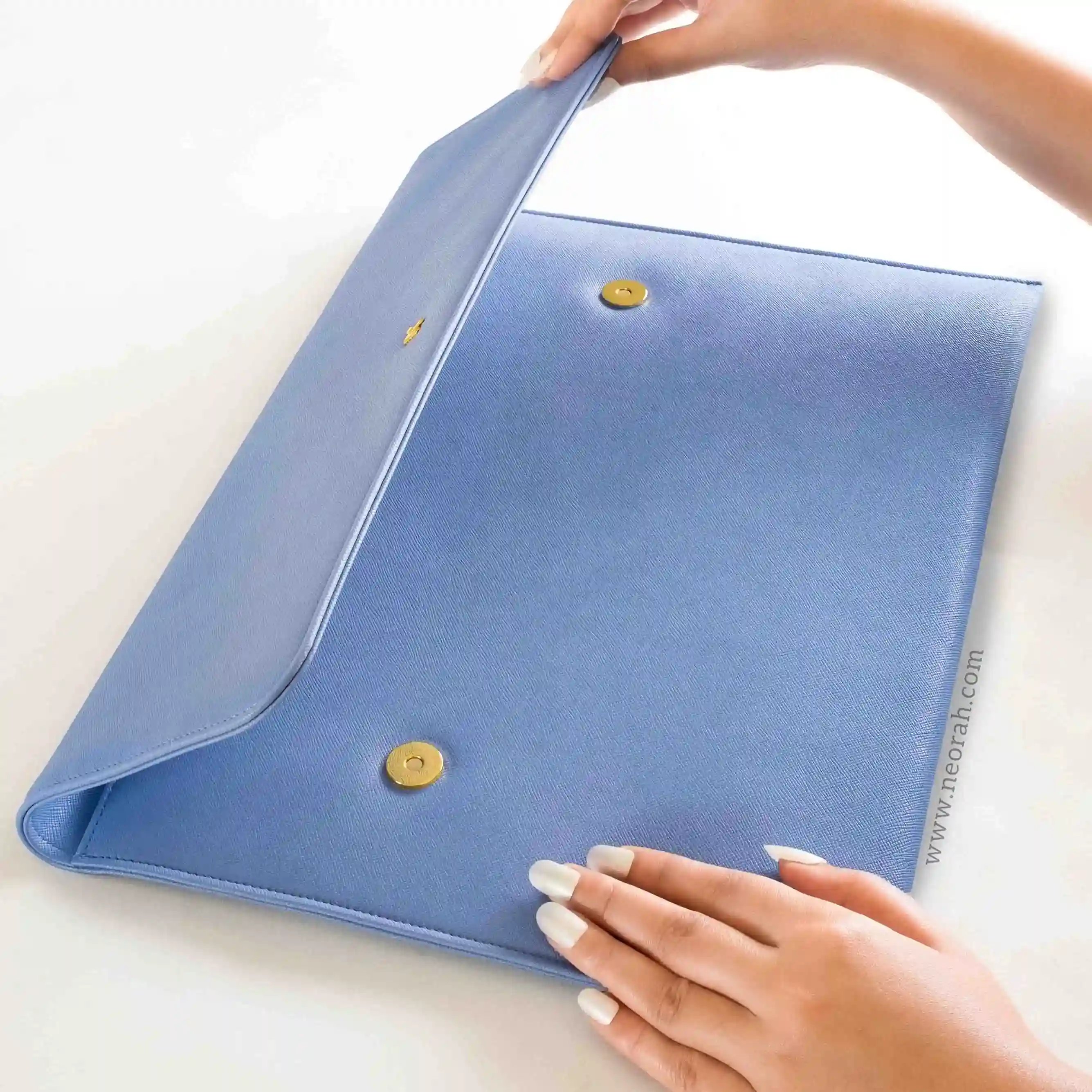 LAPTOP SLEEVE WITH FLAP + MAGNETIC CLOSURE - Image 44