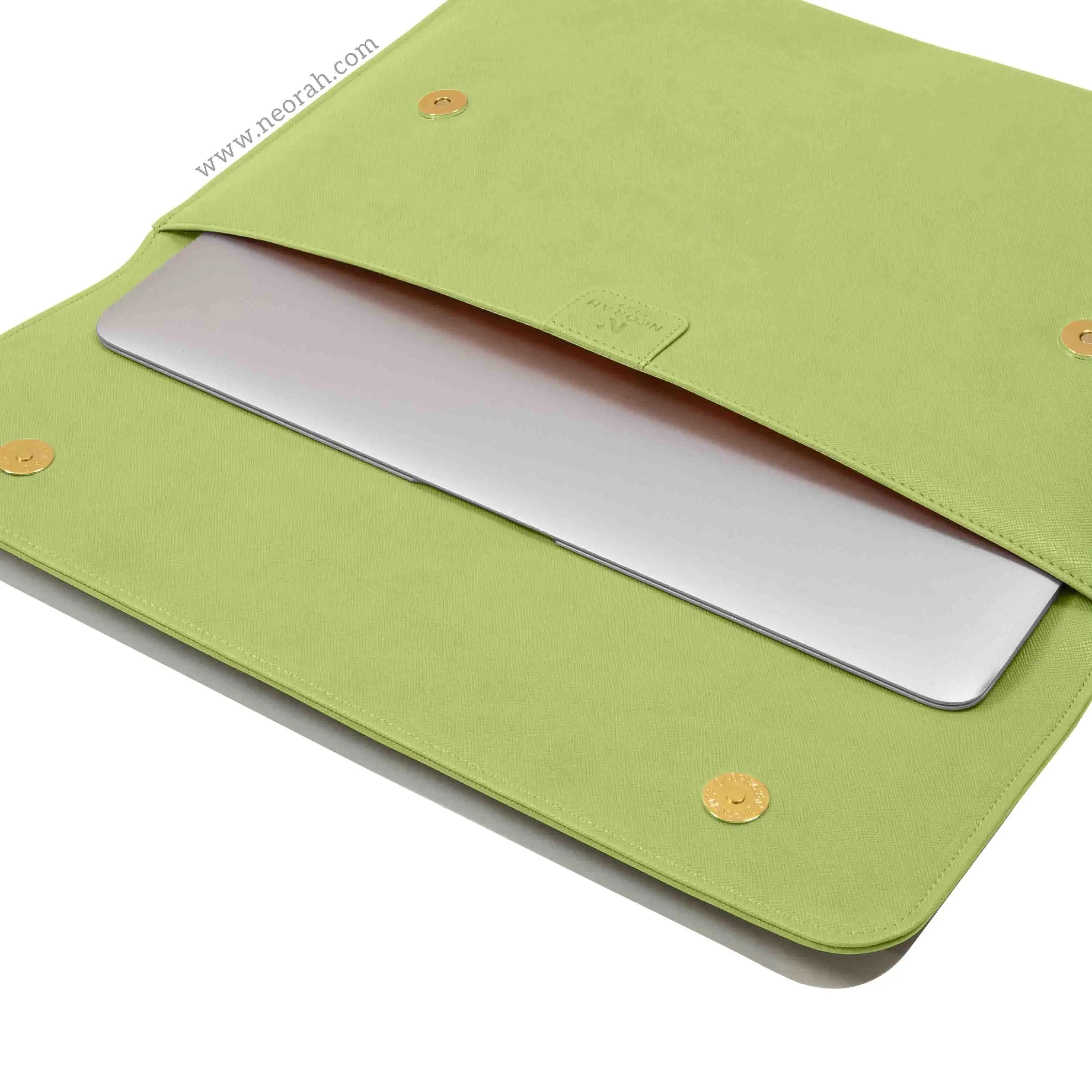 LAPTOP SLEEVE WITH FLAP + MAGNETIC CLOSURE - Image 54