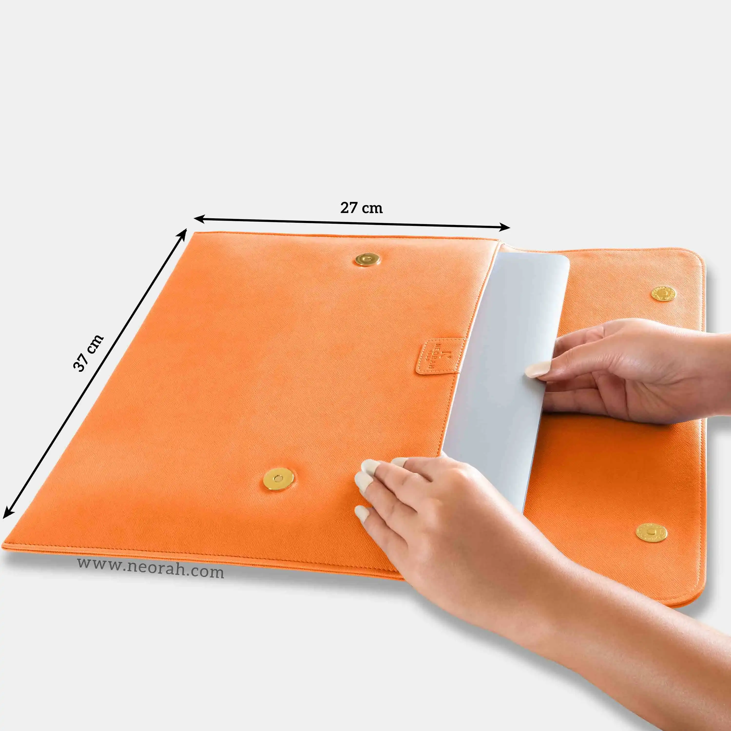 LAPTOP SLEEVE WITH FLAP + MAGNETIC CLOSURE - Image 69