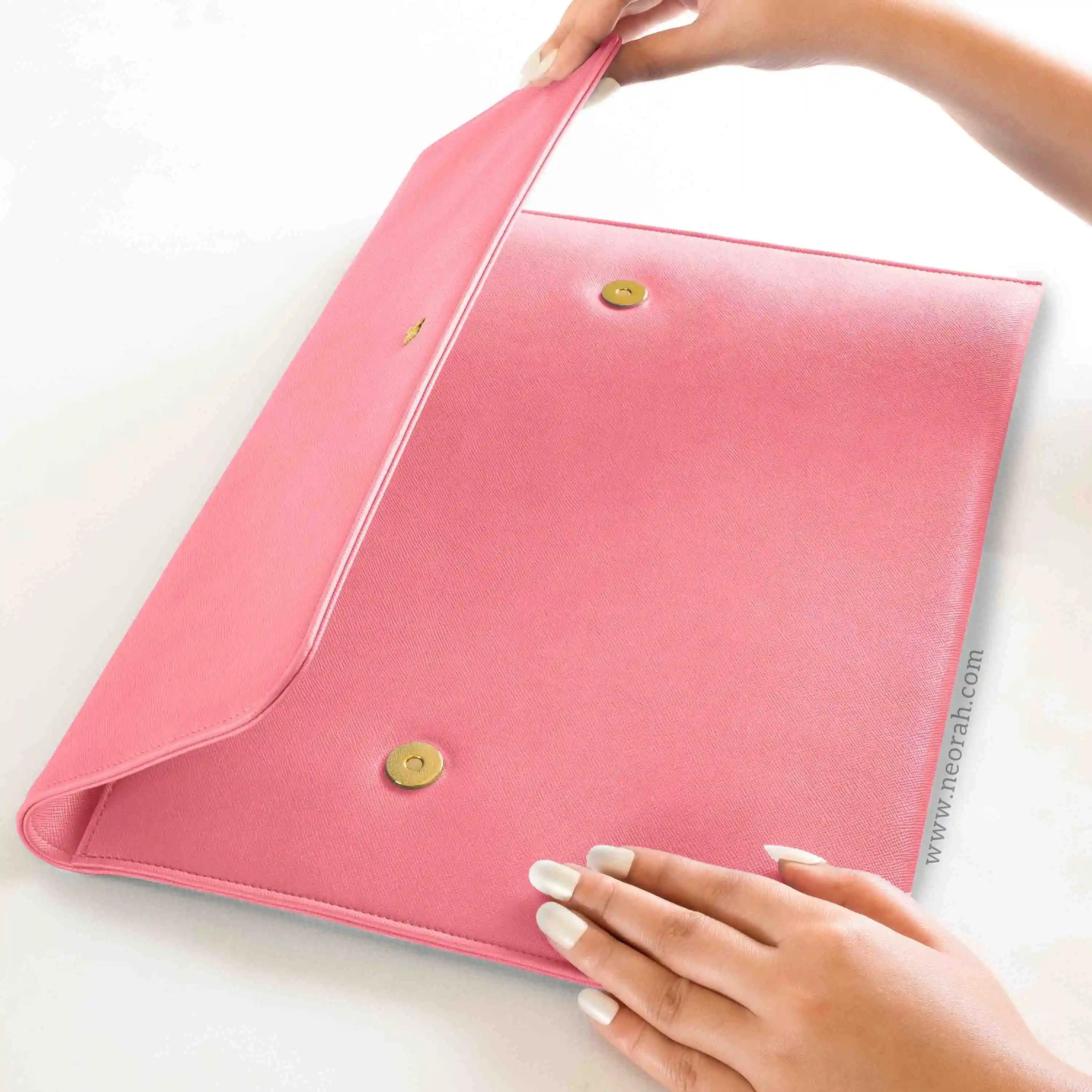 LAPTOP SLEEVE WITH FLAP + MAGNETIC CLOSURE - Image 76