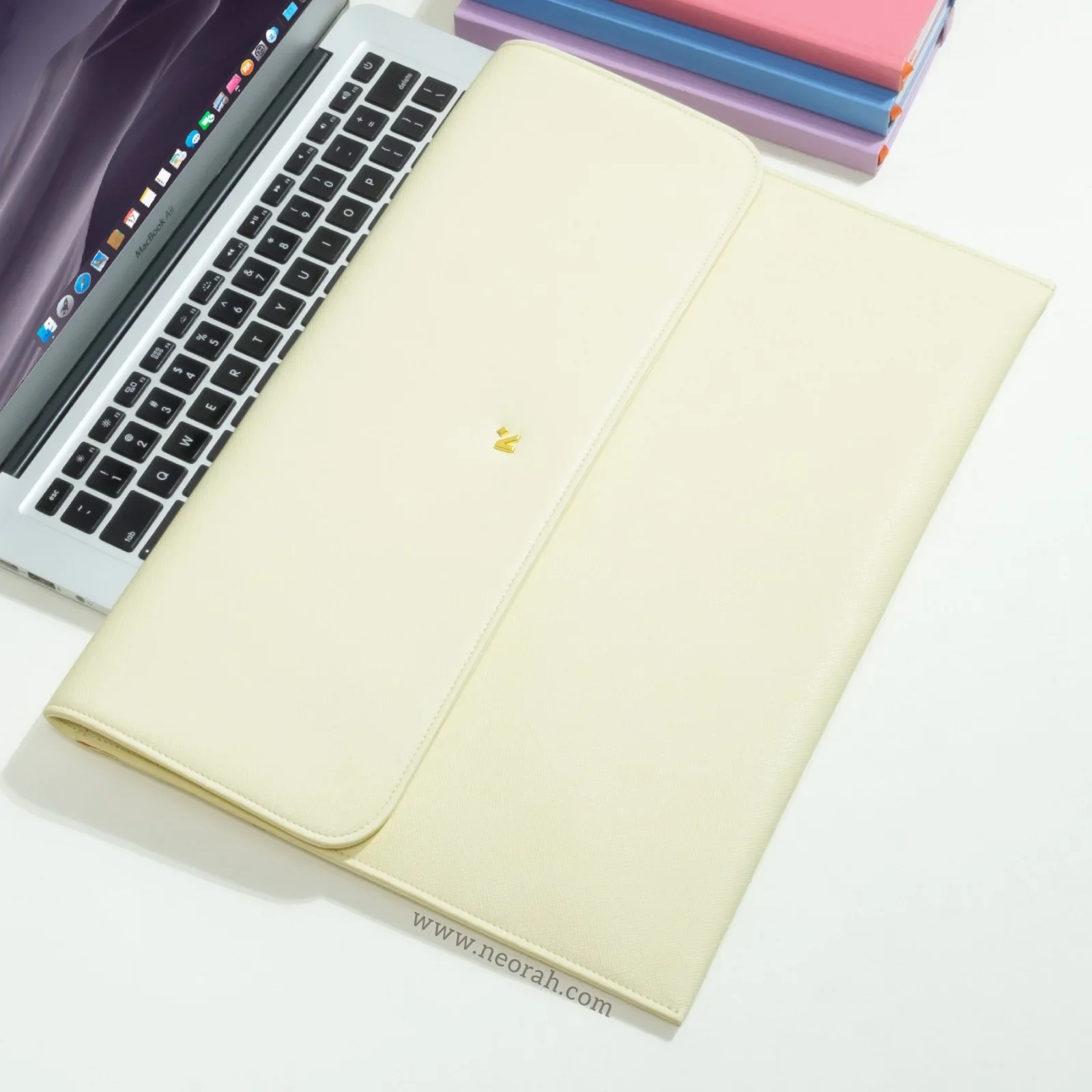 LAPTOP SLEEVE WITH FLAP + MAGNETIC CLOSURE - Image 8