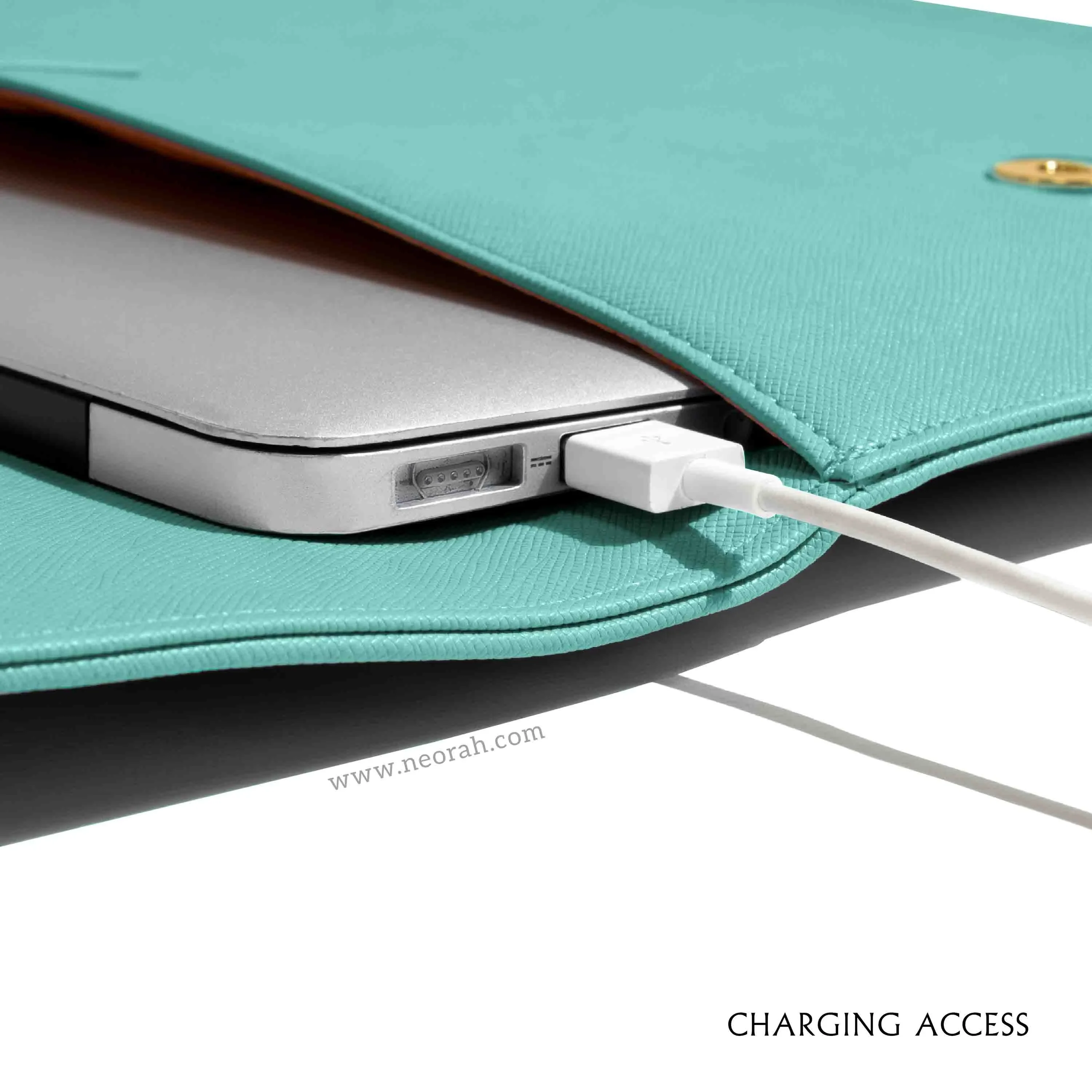 LAPTOP SLEEVE WITH FLAP + MAGNETIC CLOSURE - Image 95
