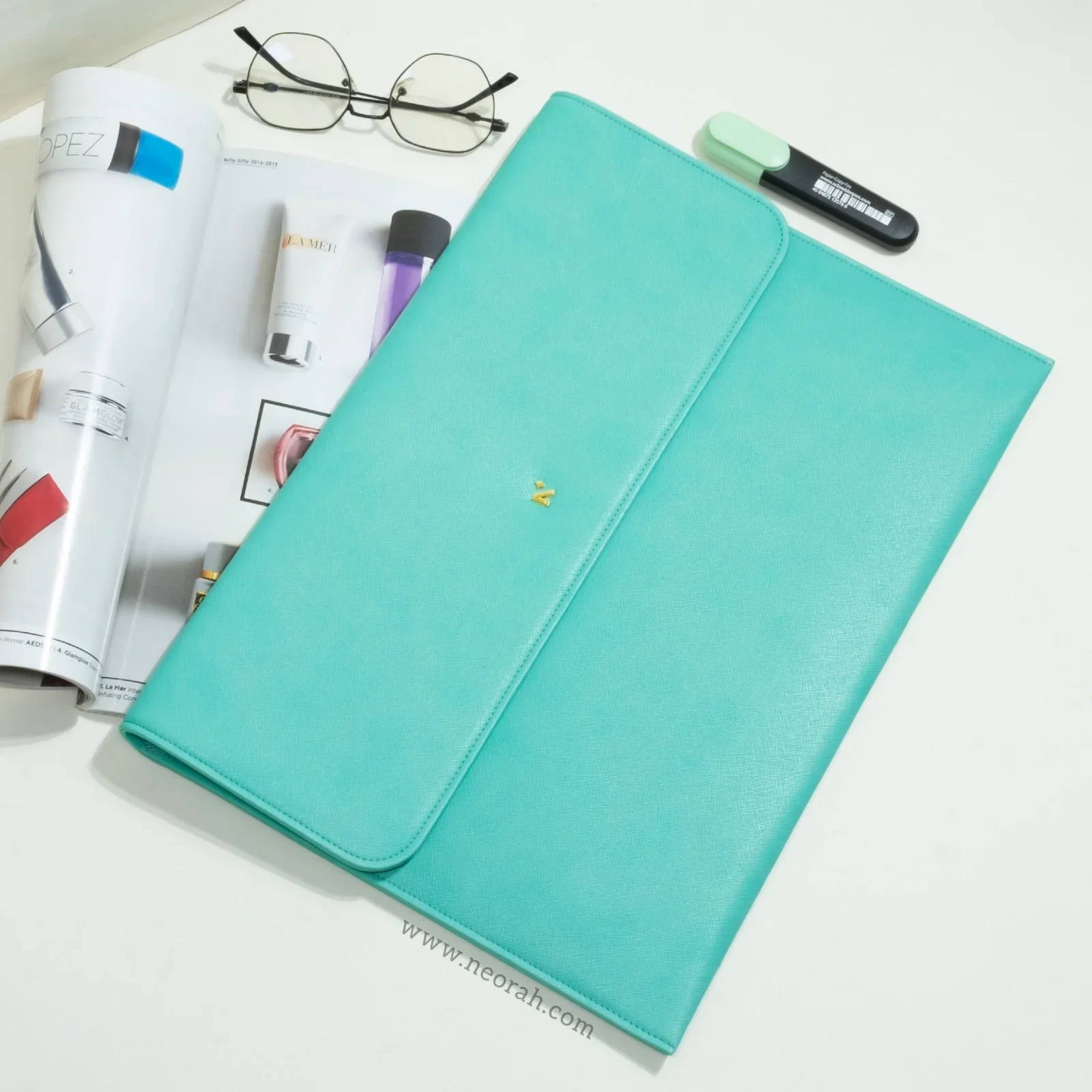 LAPTOP SLEEVE WITH FLAP + MAGNETIC CLOSURE - Image 96