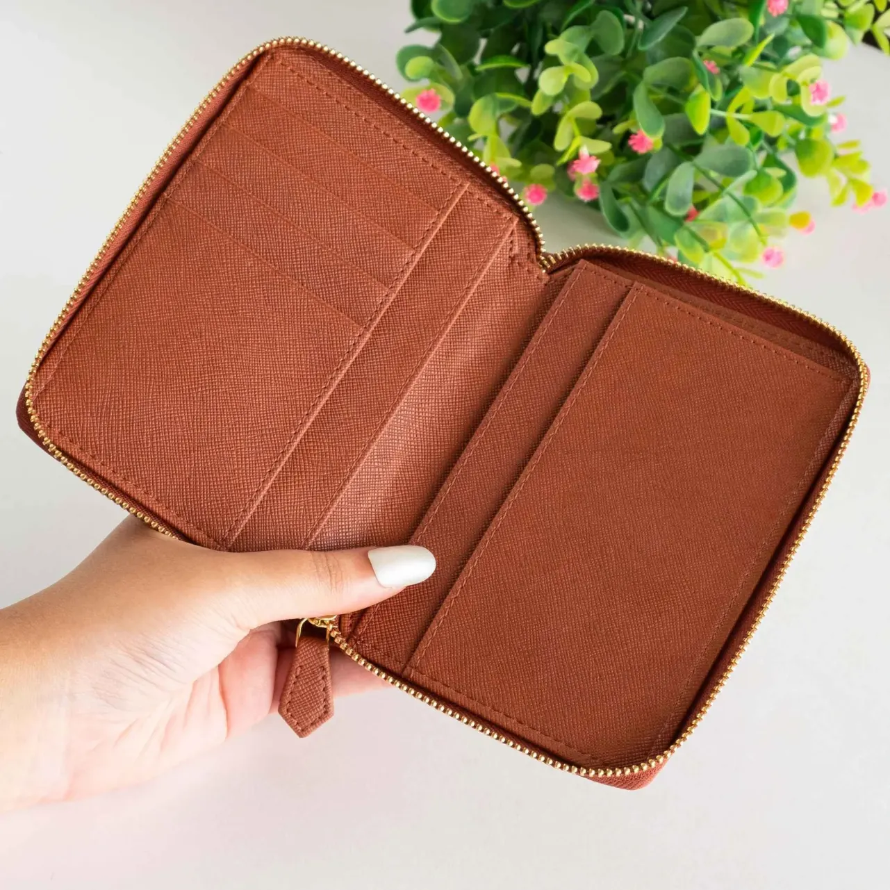 B7 - ORGANISER / PASSPORT COVER - ZIP - Image 25