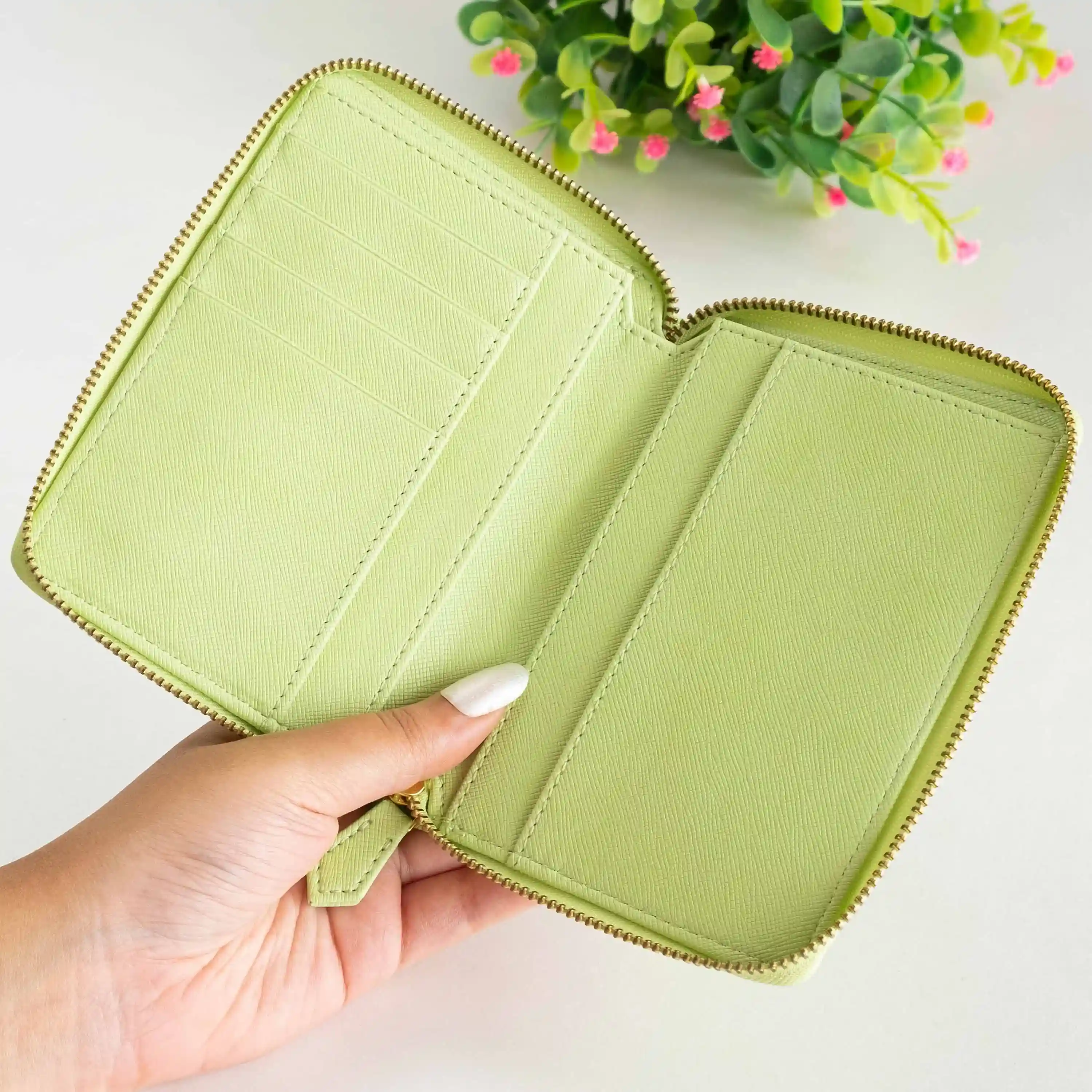 B7 - ORGANISER / PASSPORT COVER - ZIP - Image 49