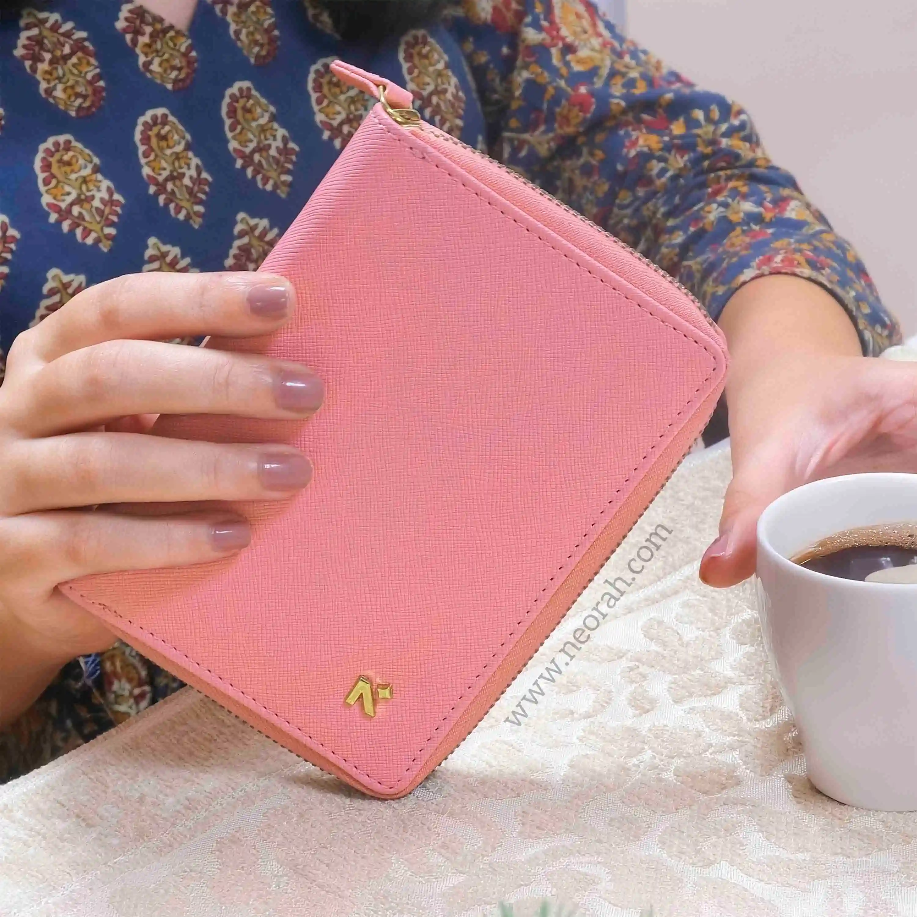 B7 - ORGANISER / PASSPORT COVER - ZIP - Image 95
