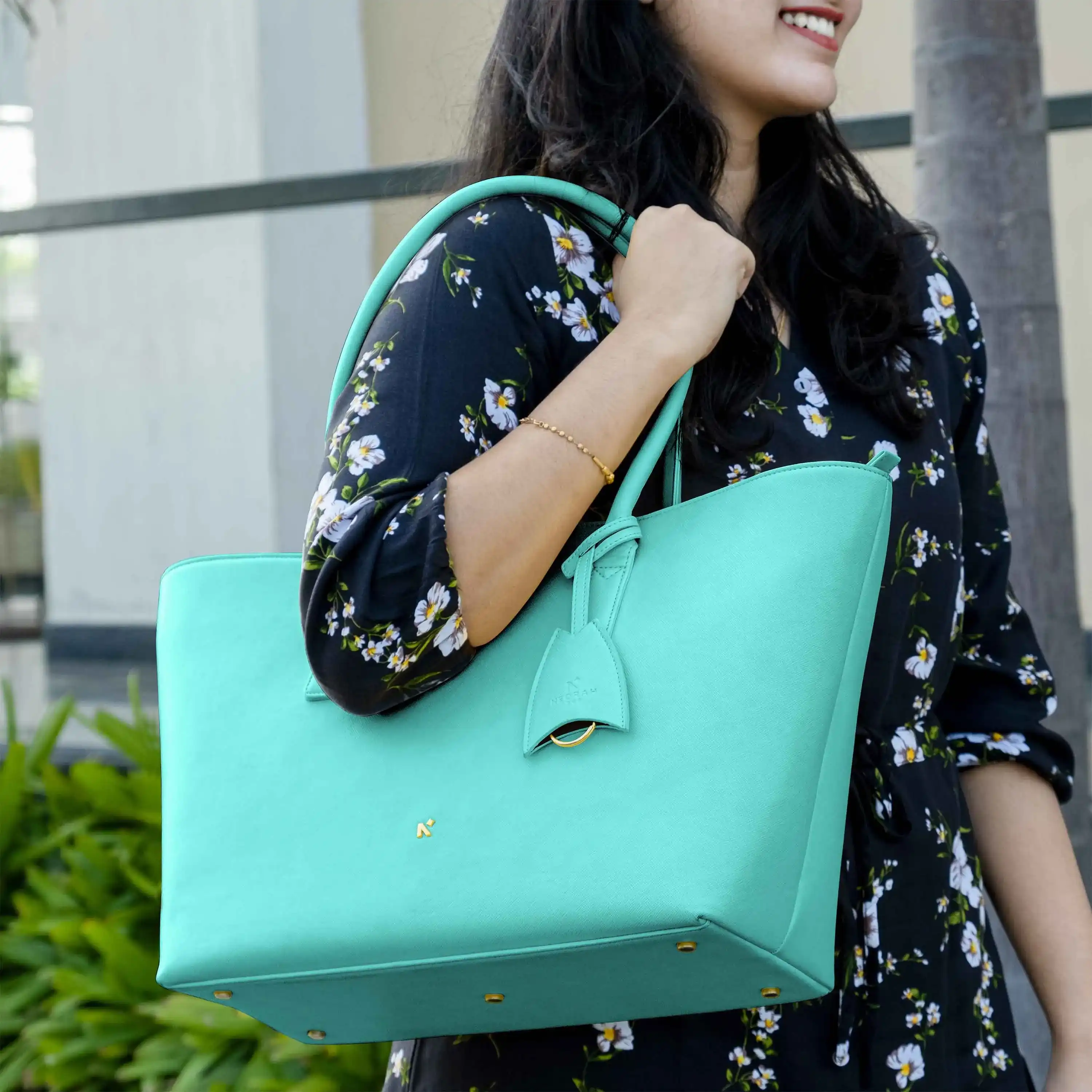 CLASSIC TOTE BAG - Image 101