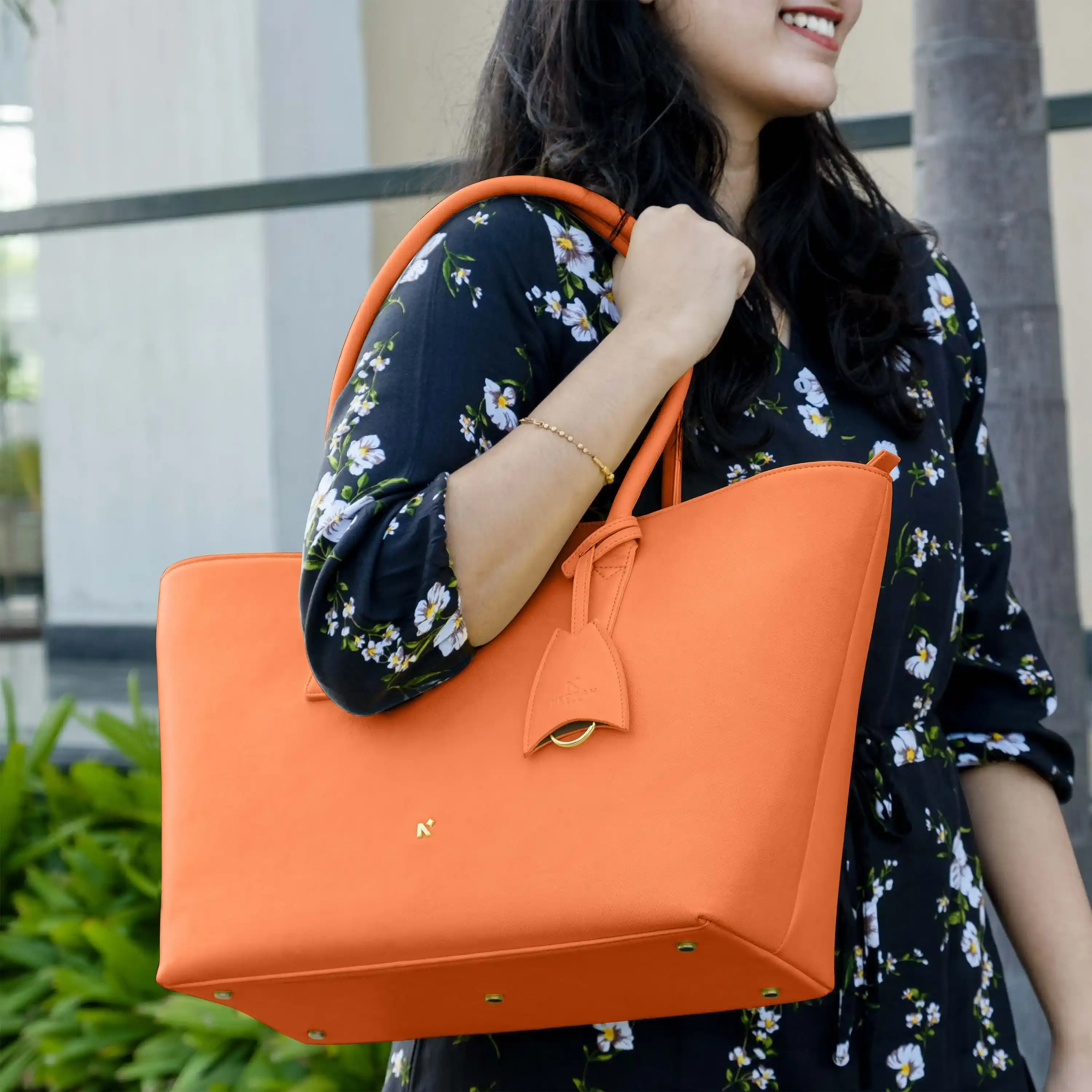 CLASSIC TOTE BAG - Image 148