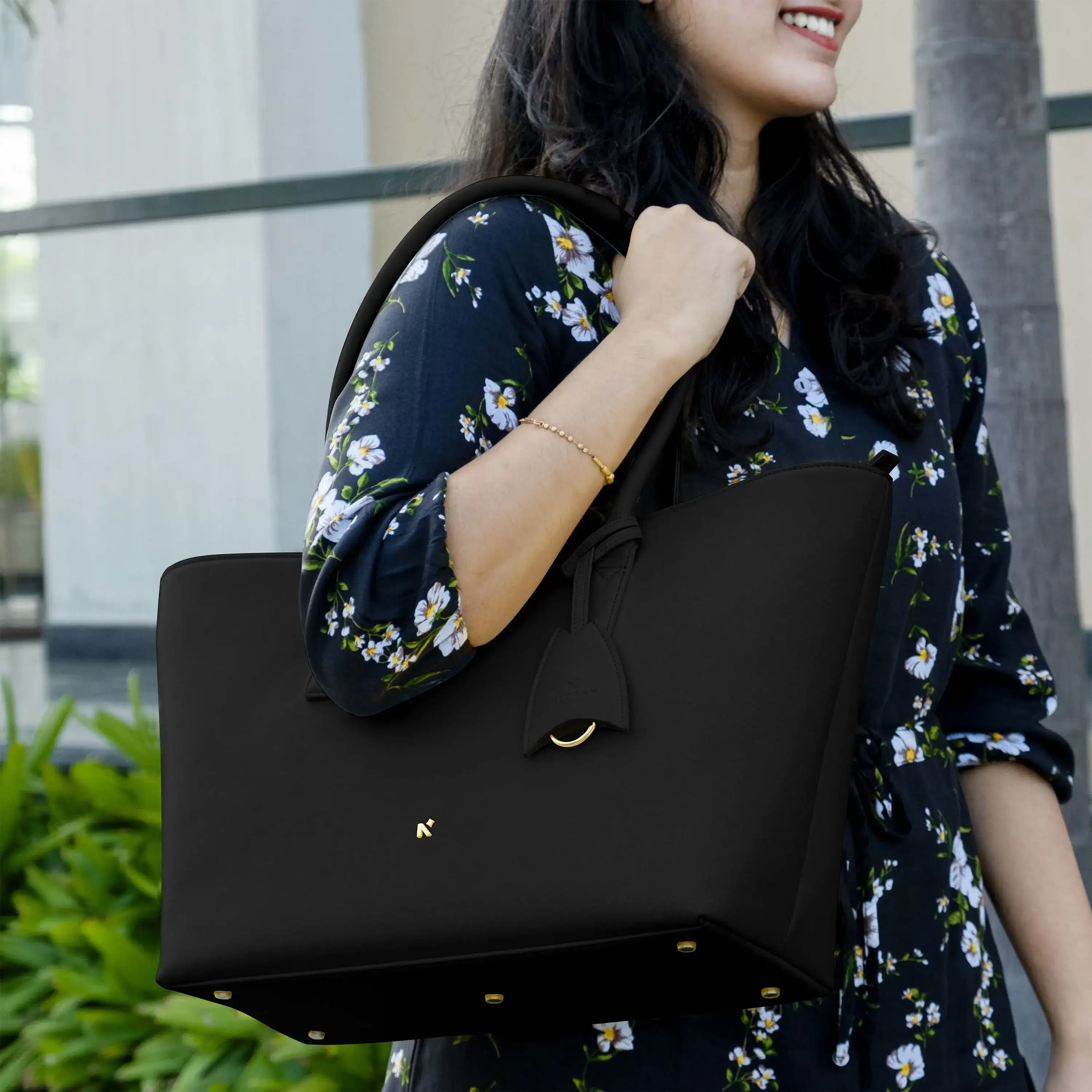 CLASSIC TOTE BAG - Image 41