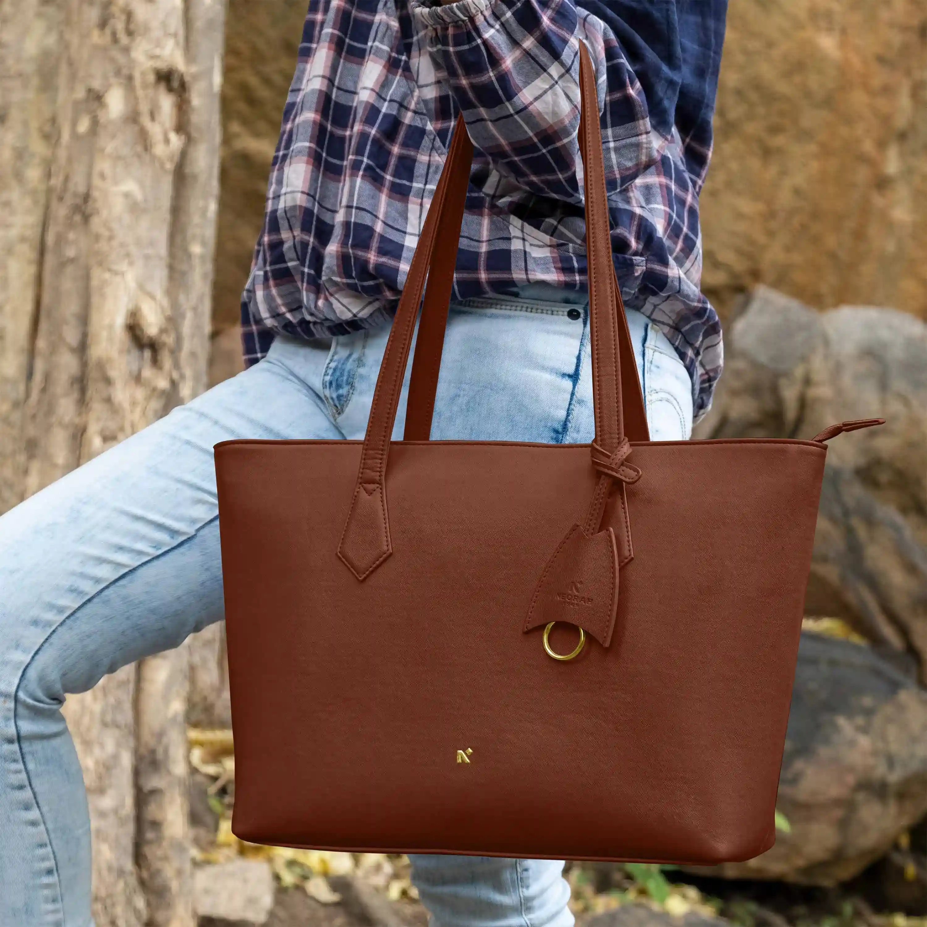 CLASSIC TOTE BAG - Image 57