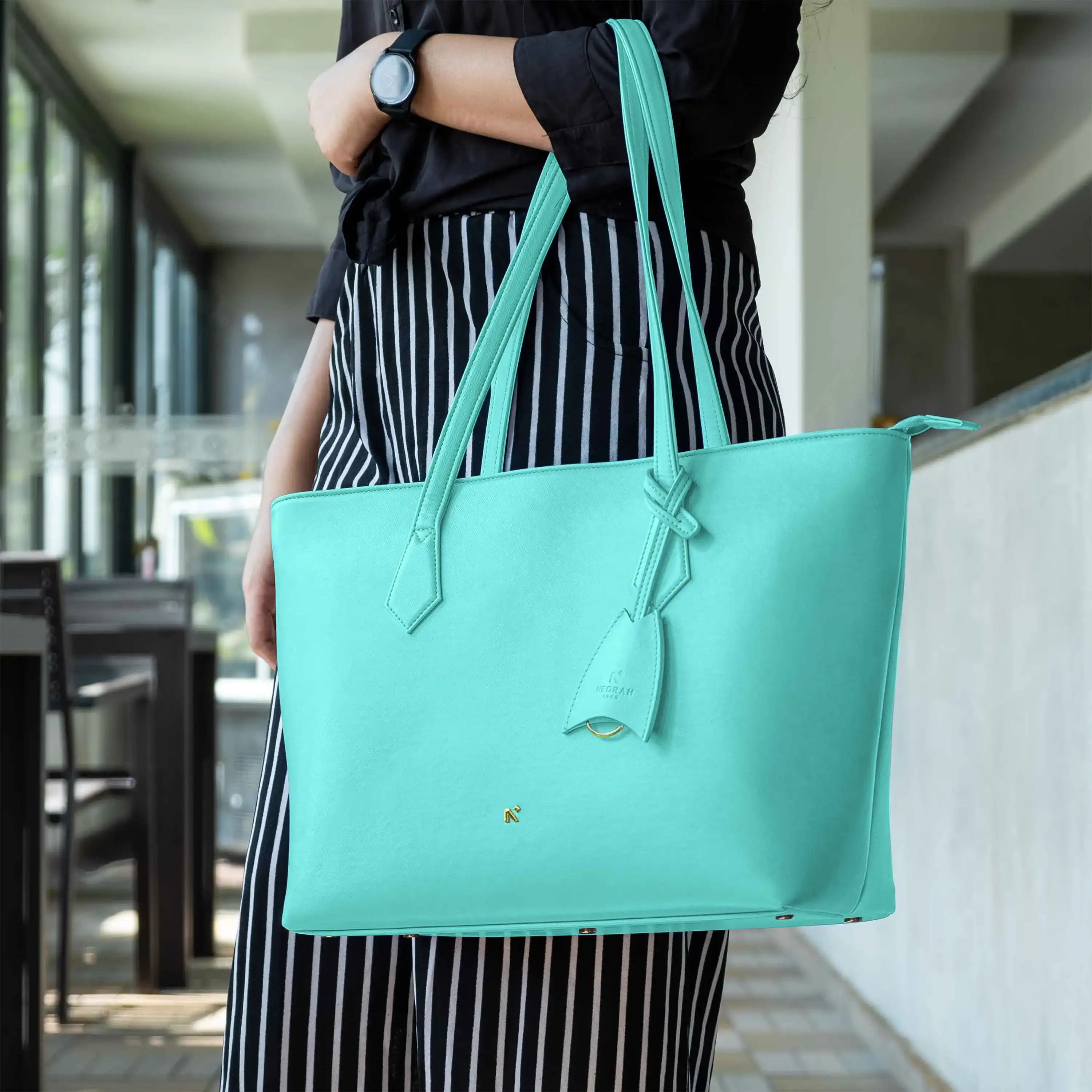 CLASSIC TOTE BAG - Image 99