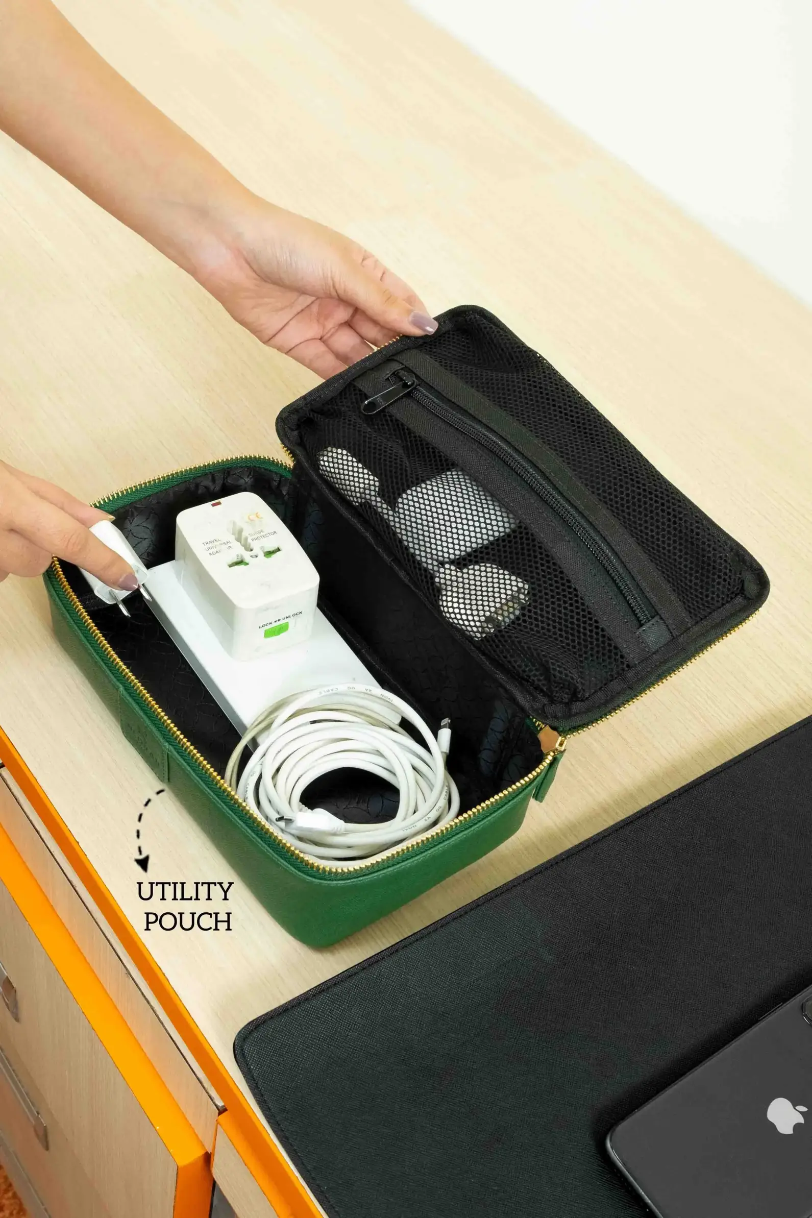 TRAVEL ORGANISER POUCH - Image 45